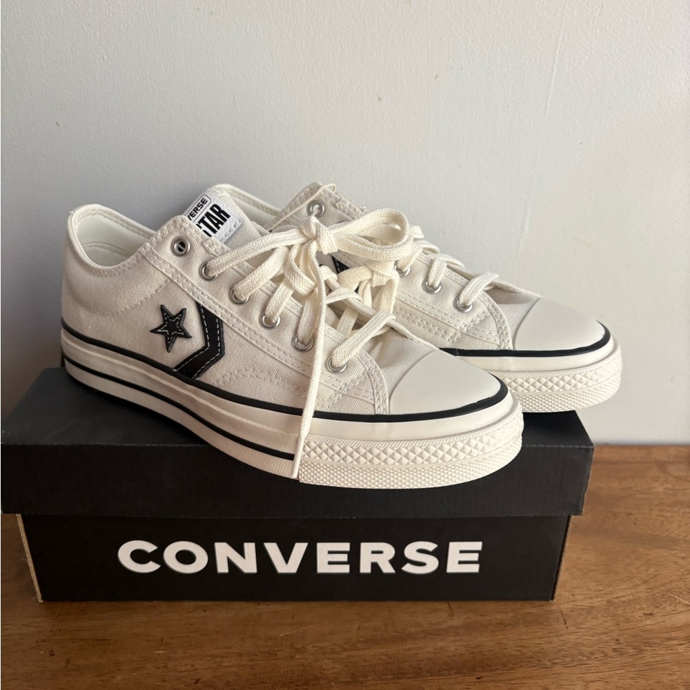 Converse Star Player 76 white/black New in Box women’s 7.5 Converse All Stars